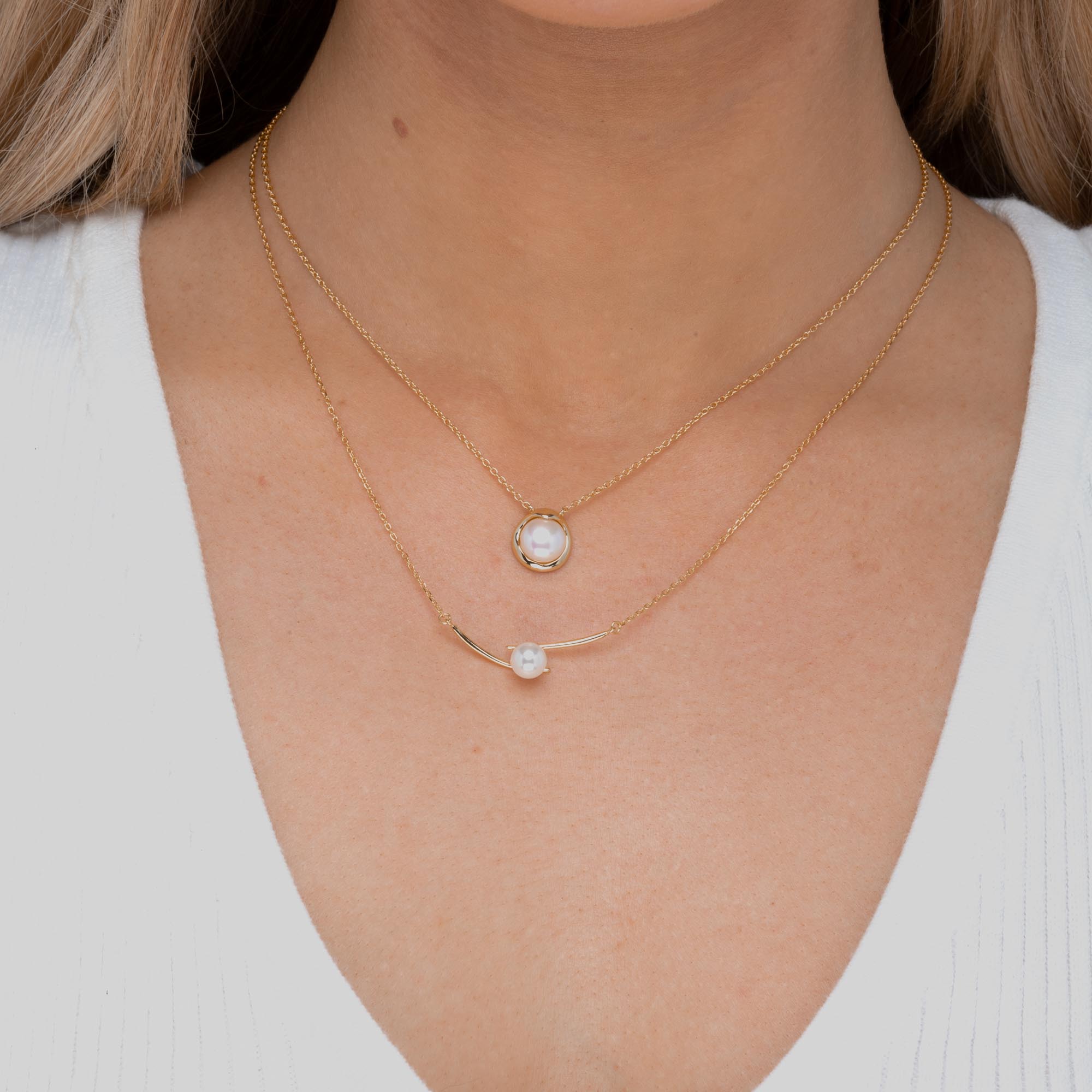 Linear Pearl Chain Necklace