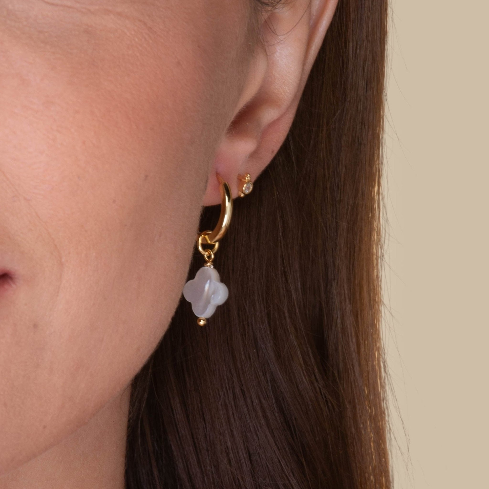 Clover MOP Huggie Hoop Earrings - Camile & Stone