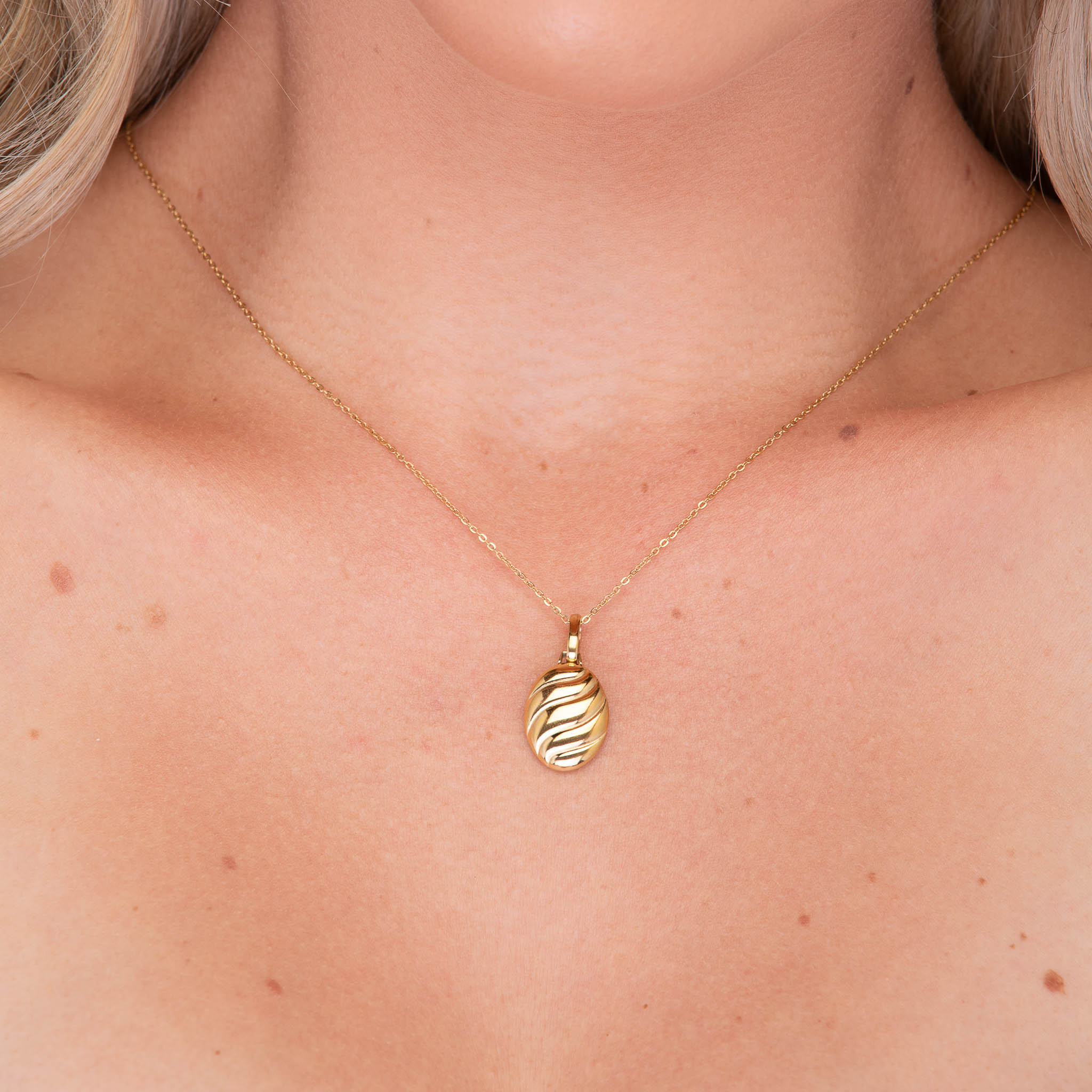 Croissant Dome Oval Necklace - Camile & Stone