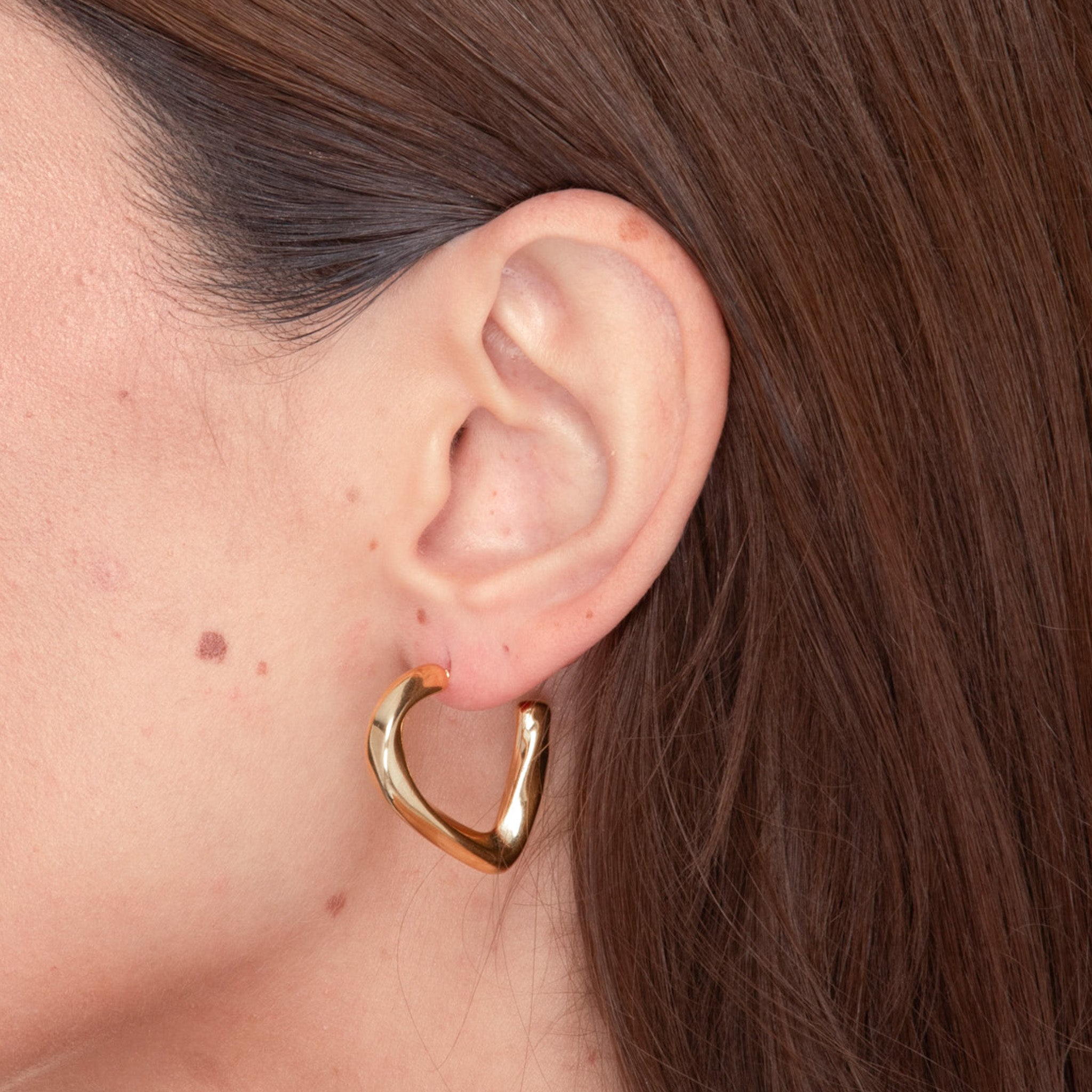 Eloise Huggie Earrings - Camile & Stone