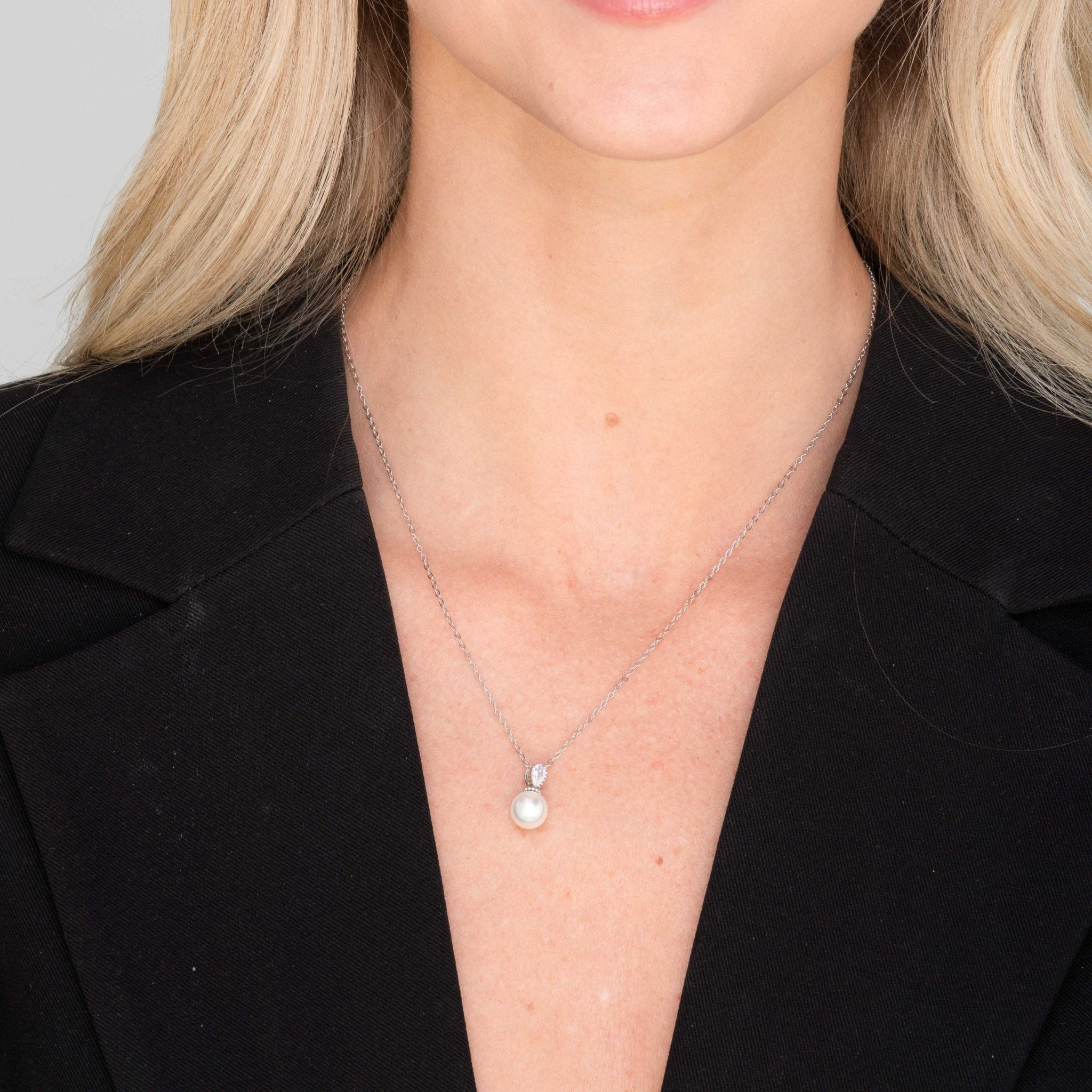 Freshwater Pearl Teardrop Necklace - Camile & Stone