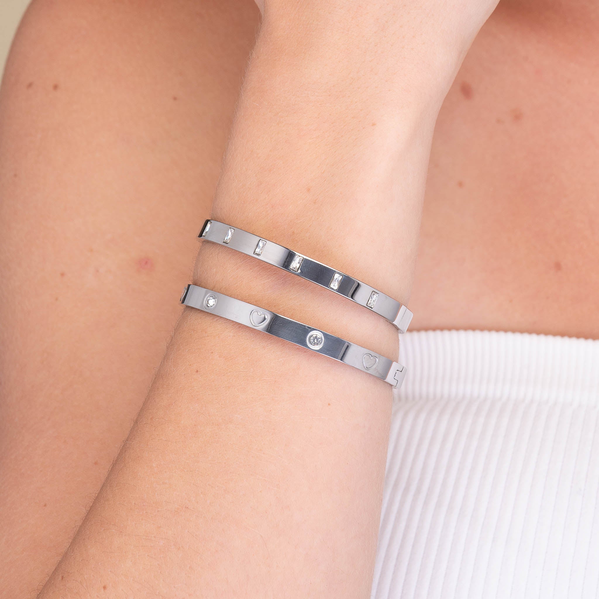 Heart Zirconia Hinged Bangle Bracelet - Camile & Stone