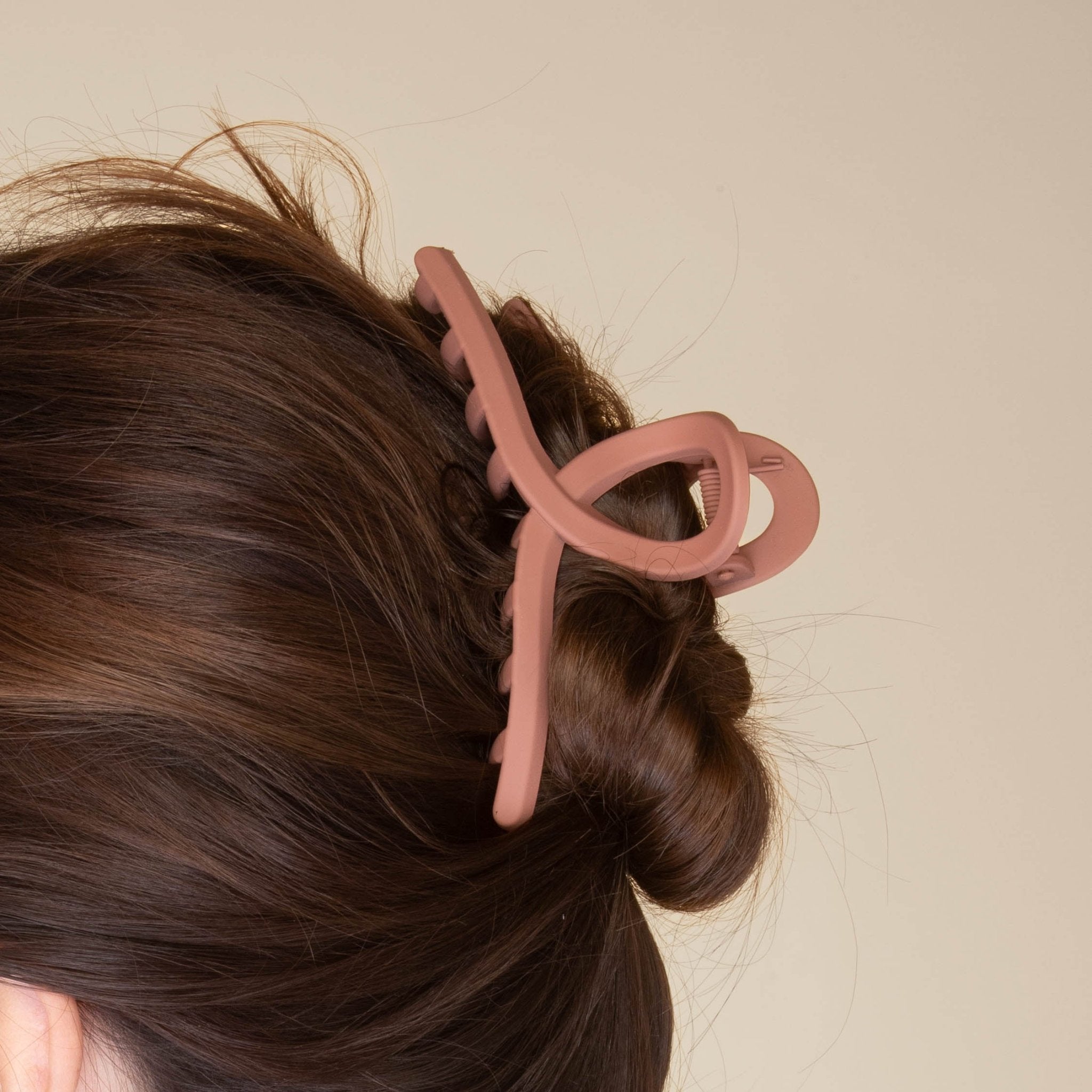 Loop Hair Claw Clip - Camile & Stone