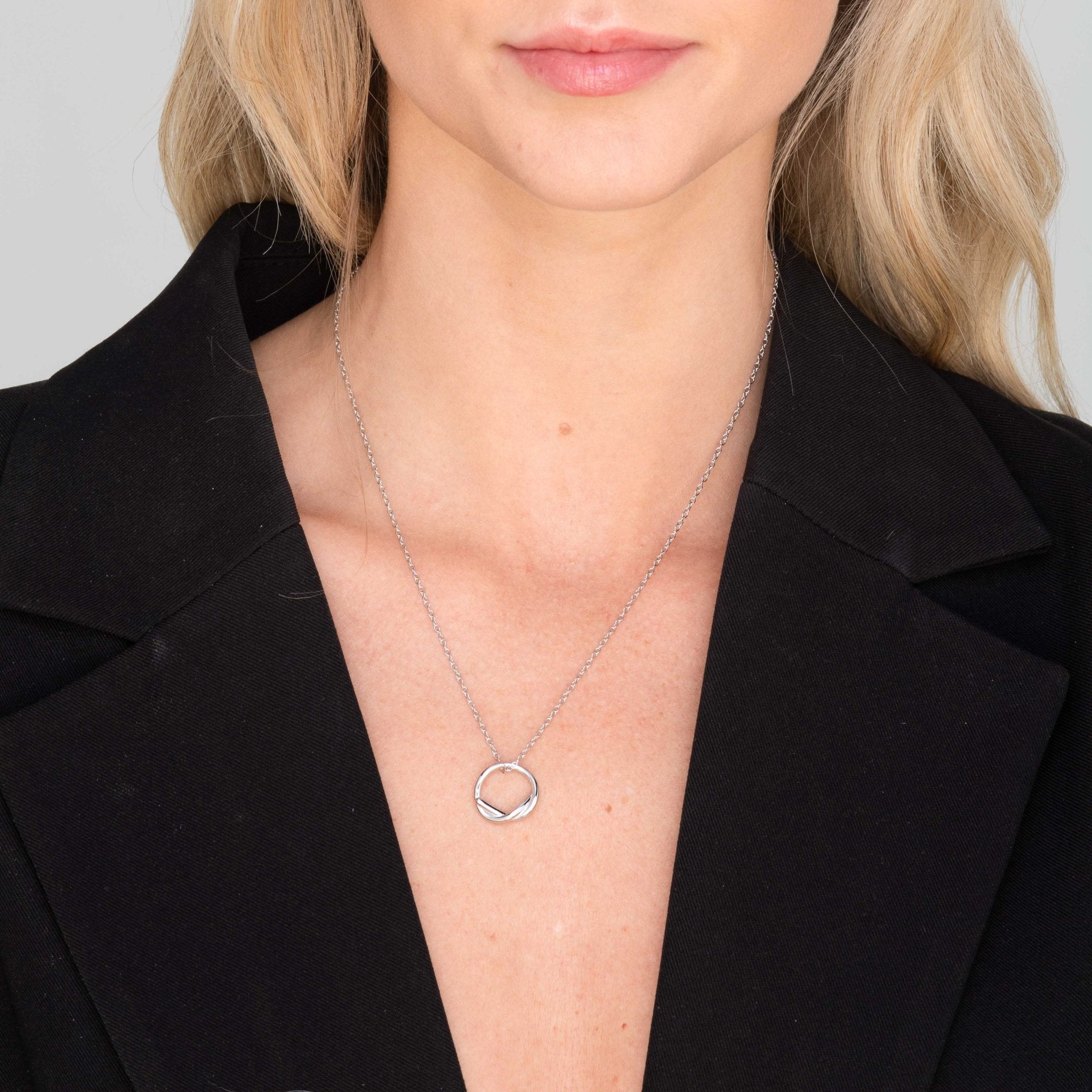 Love Knot Chain Necklace - Camile & Stone