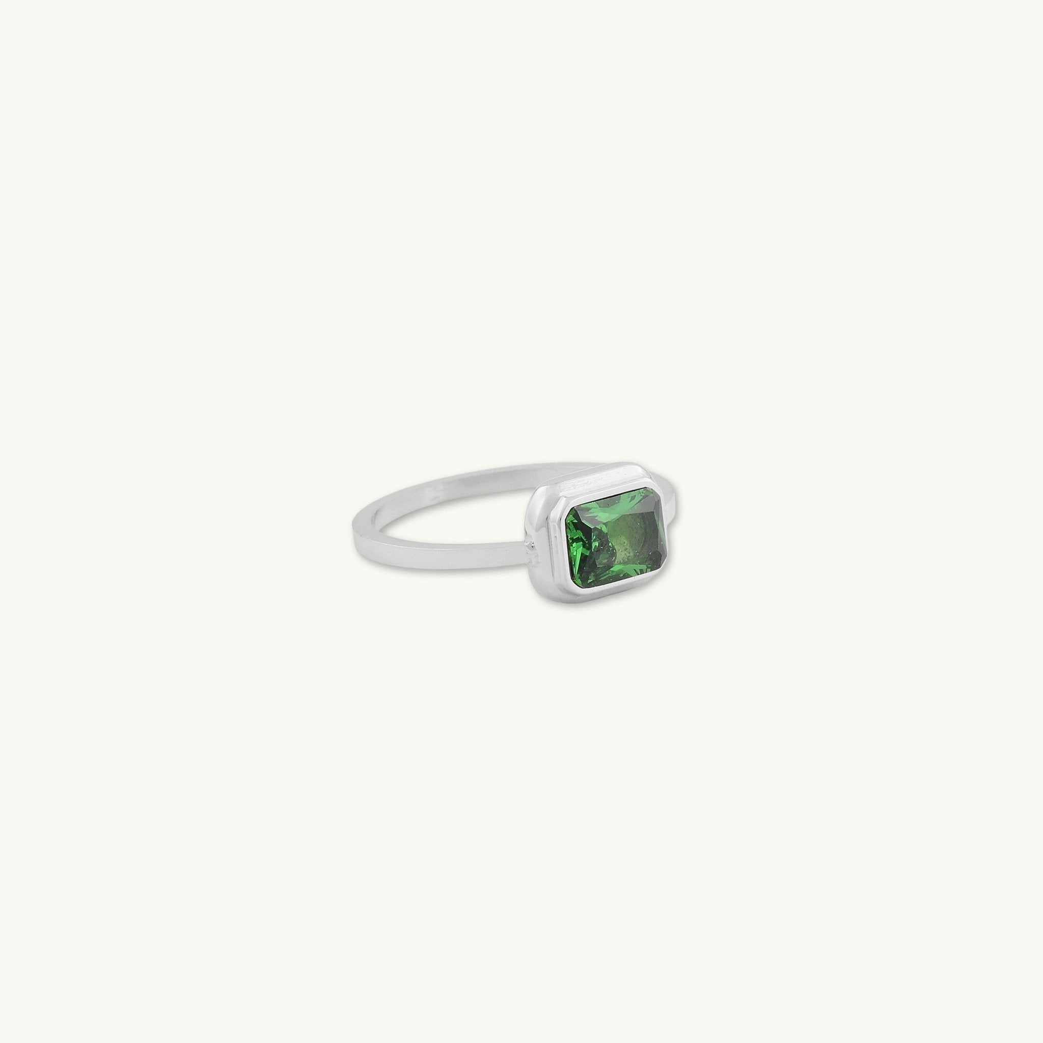 Lyle Baguette Emerald Ring - Camile & Stone