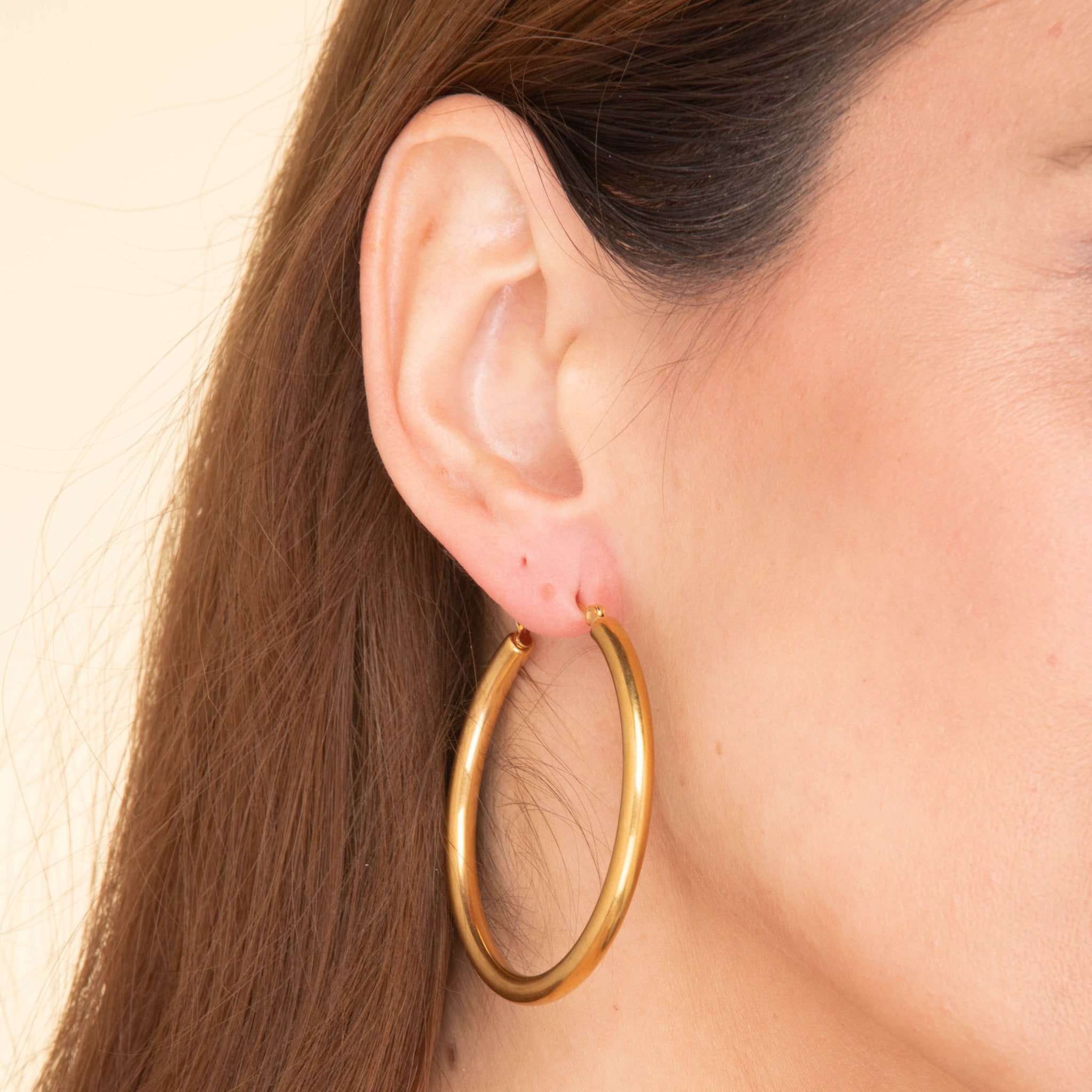 Nadia Tube Hoop Earrings - Camile & Stone