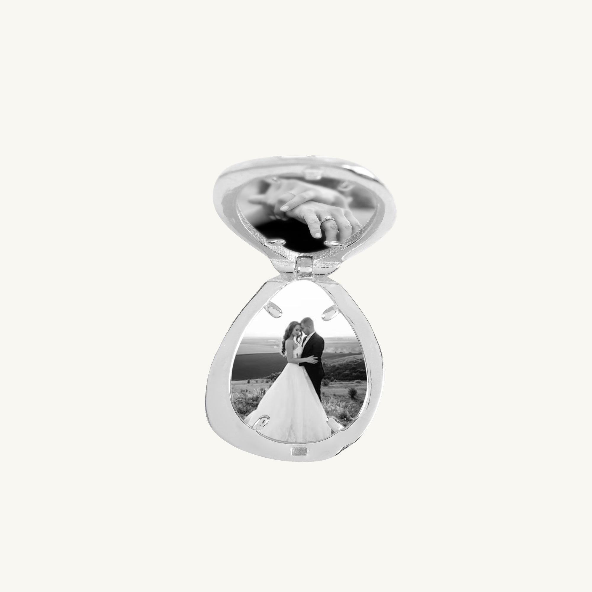 Oval Molten Photo Locket Necklace - Camile & Stone