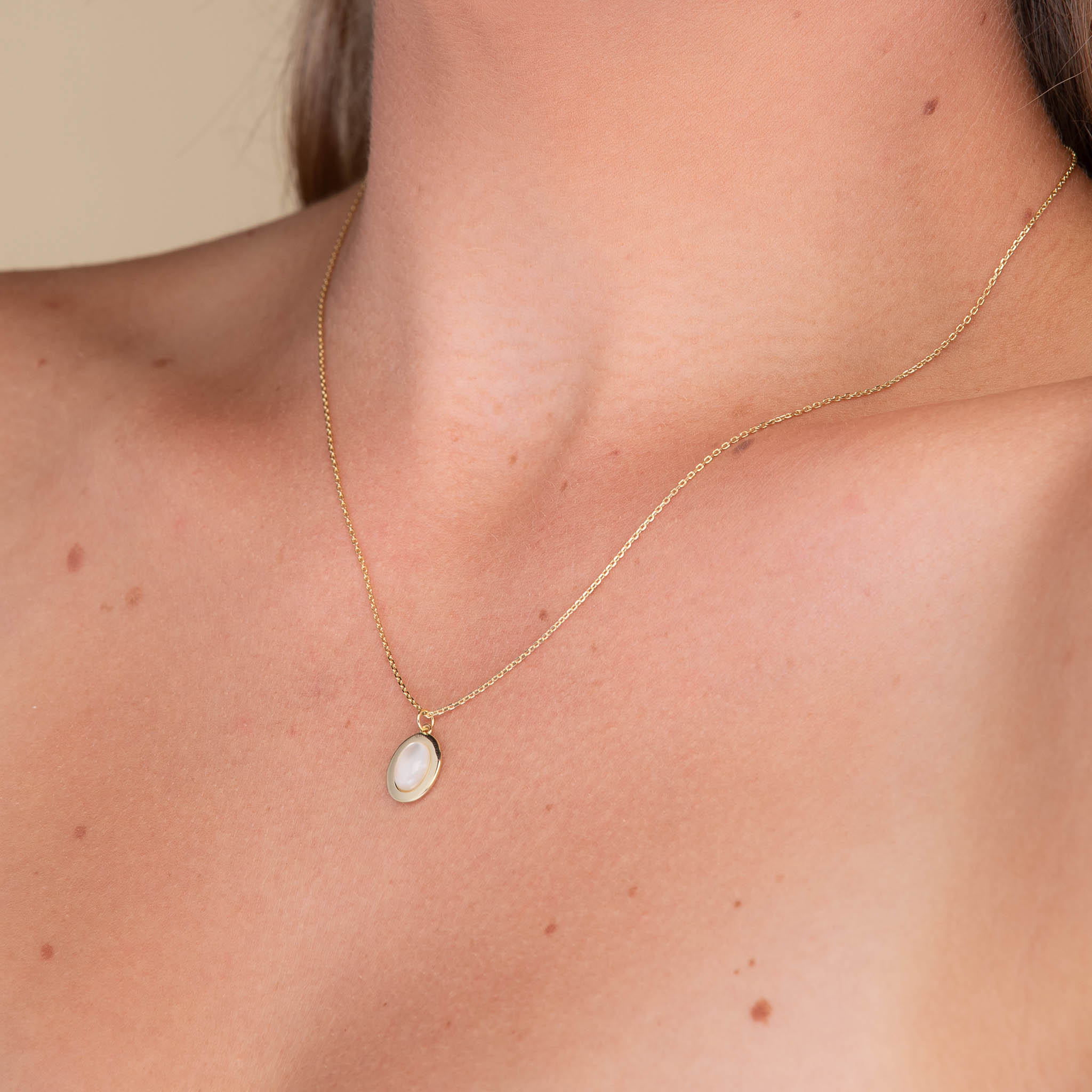 Oval Moonstone Pendant Necklace - Camile & Stone