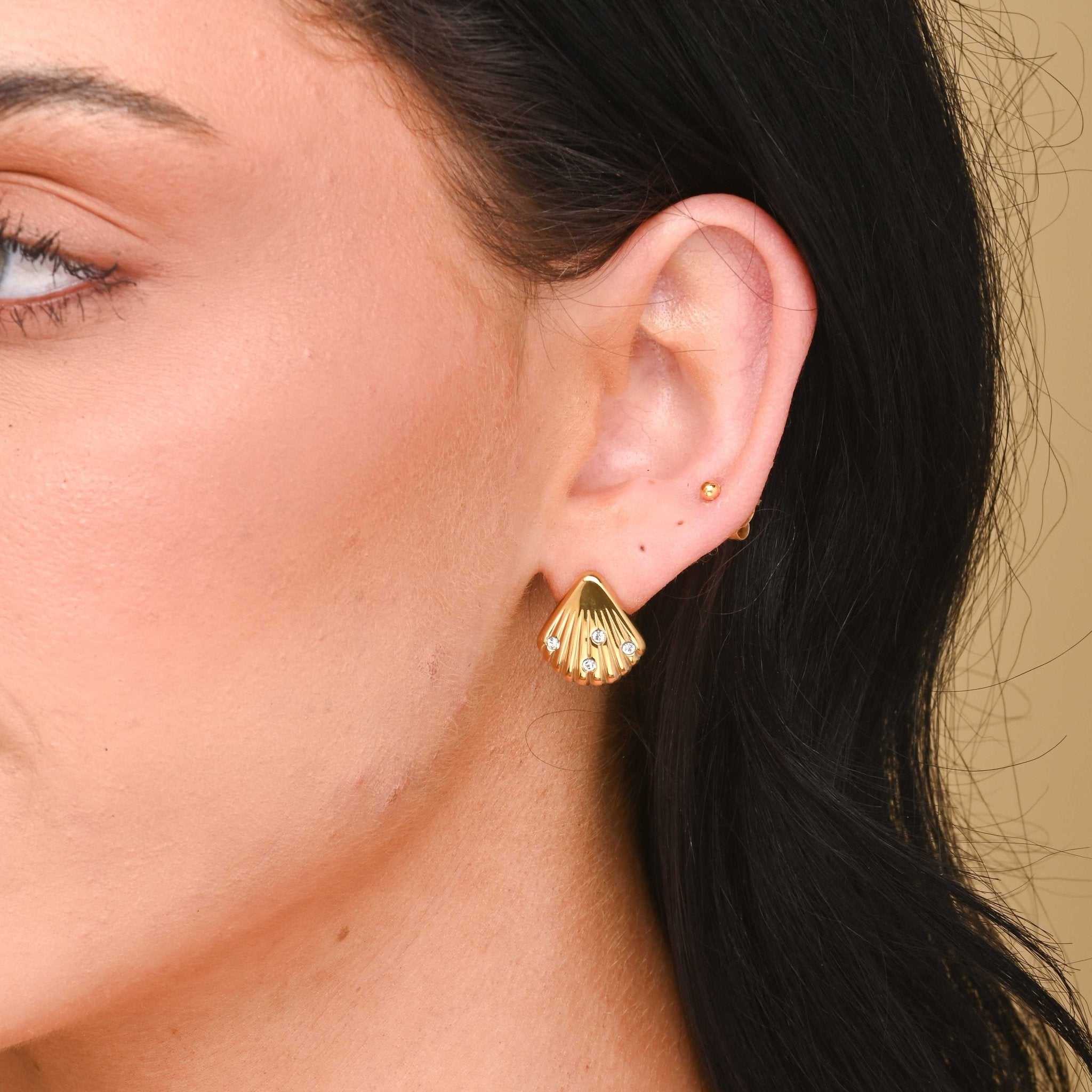 Shell Statement Zirconia Earrings - Camile & Stone