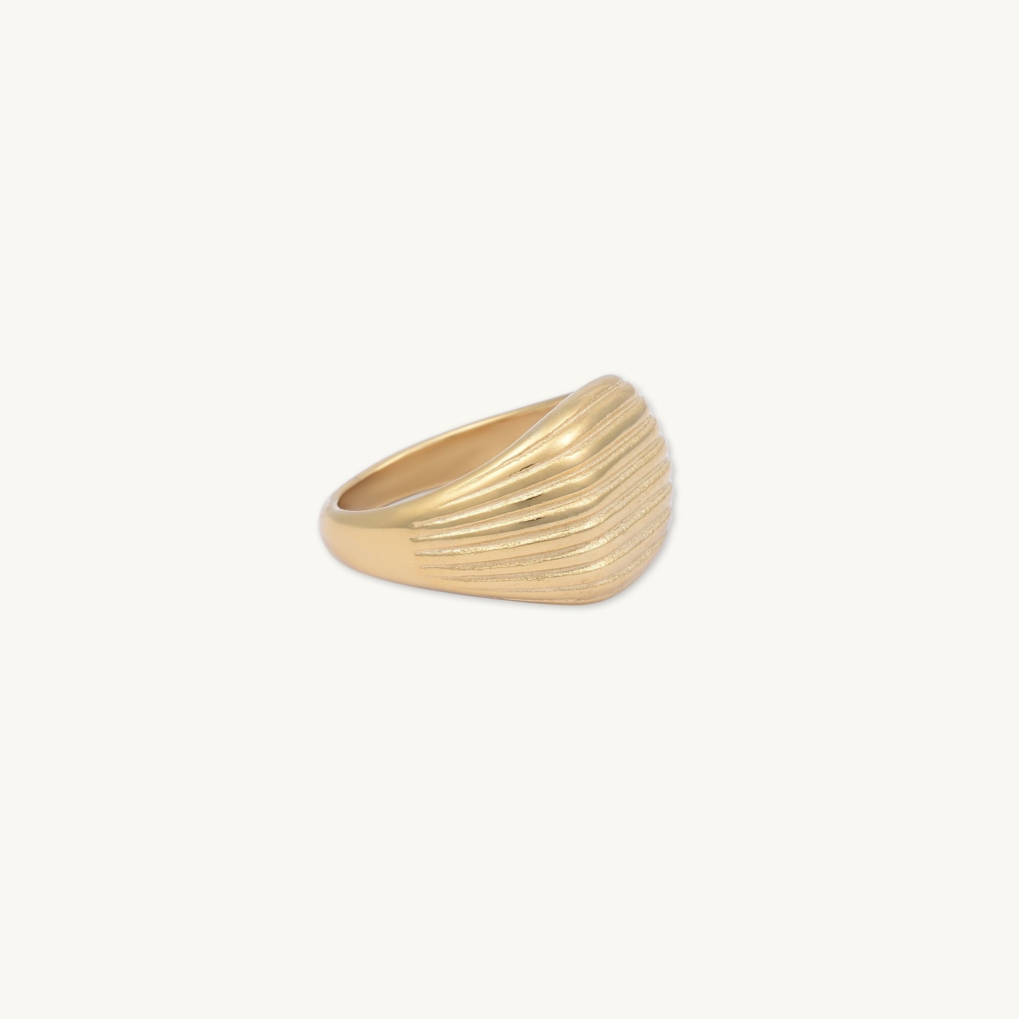 Statement Ribbed Dome Ring - Camile & Stone