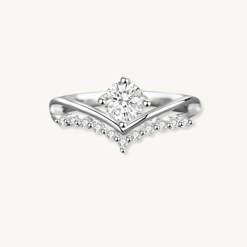 The June Emerald Moissanite Diamond Engagement Ring - Camile & Stone