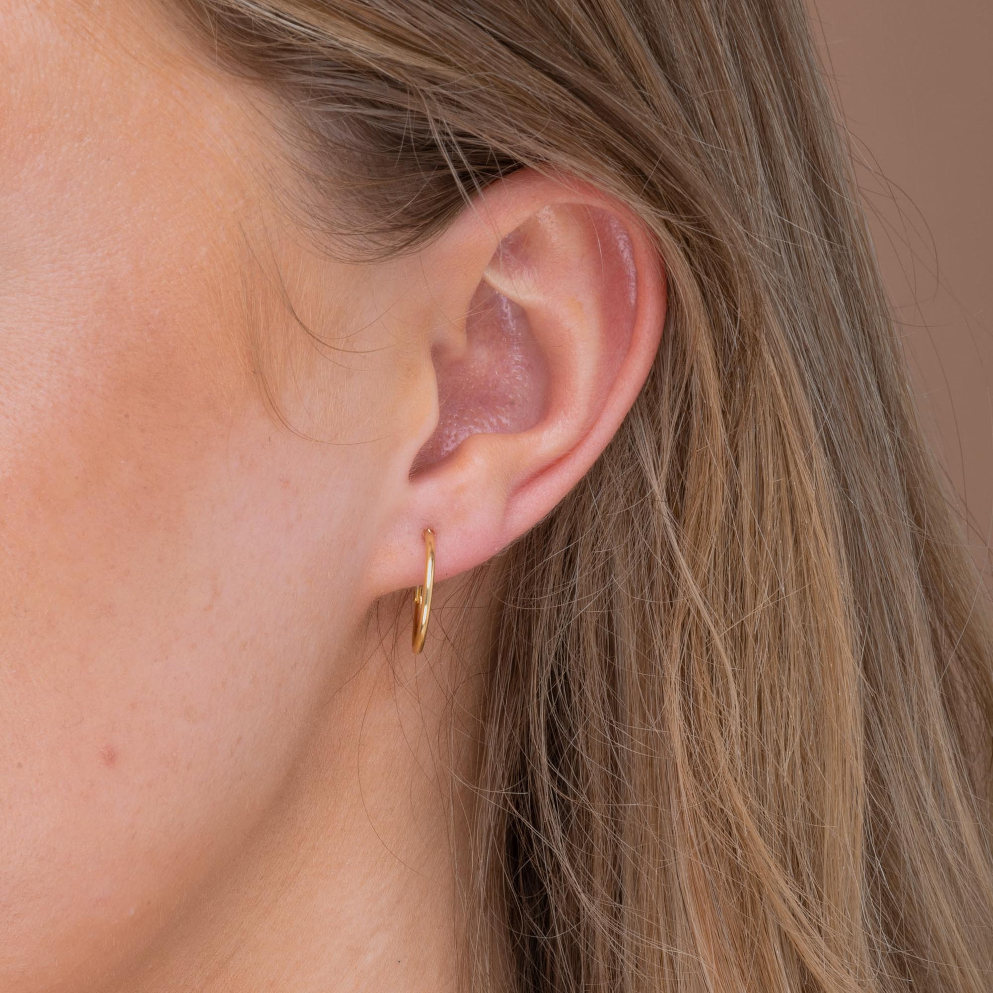 Thin Basic Small Hoops - Camile & Stone