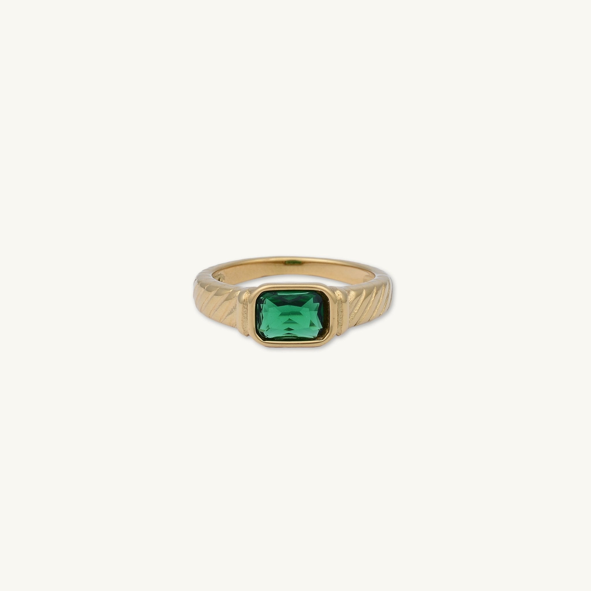 Vintage Emerald Baguette Statement Ring - Camile & Stone