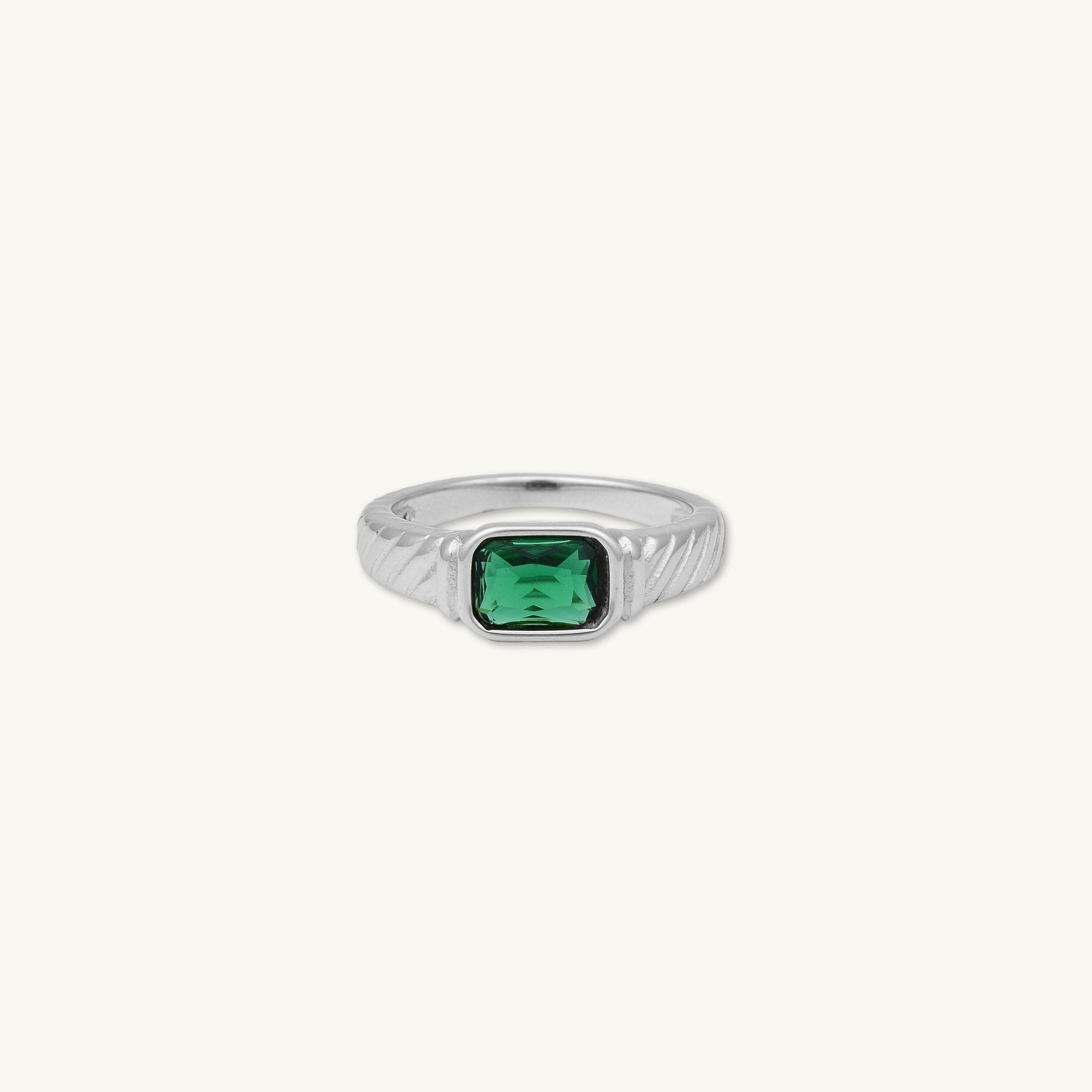 Vintage Emerald Baguette Statement Ring - Camile & Stone