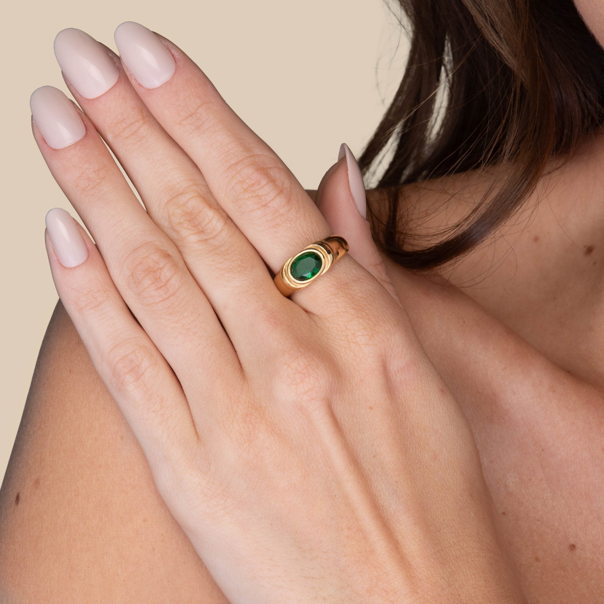 Vintage Oval Emerald Statement Ring - Camile & Stone
