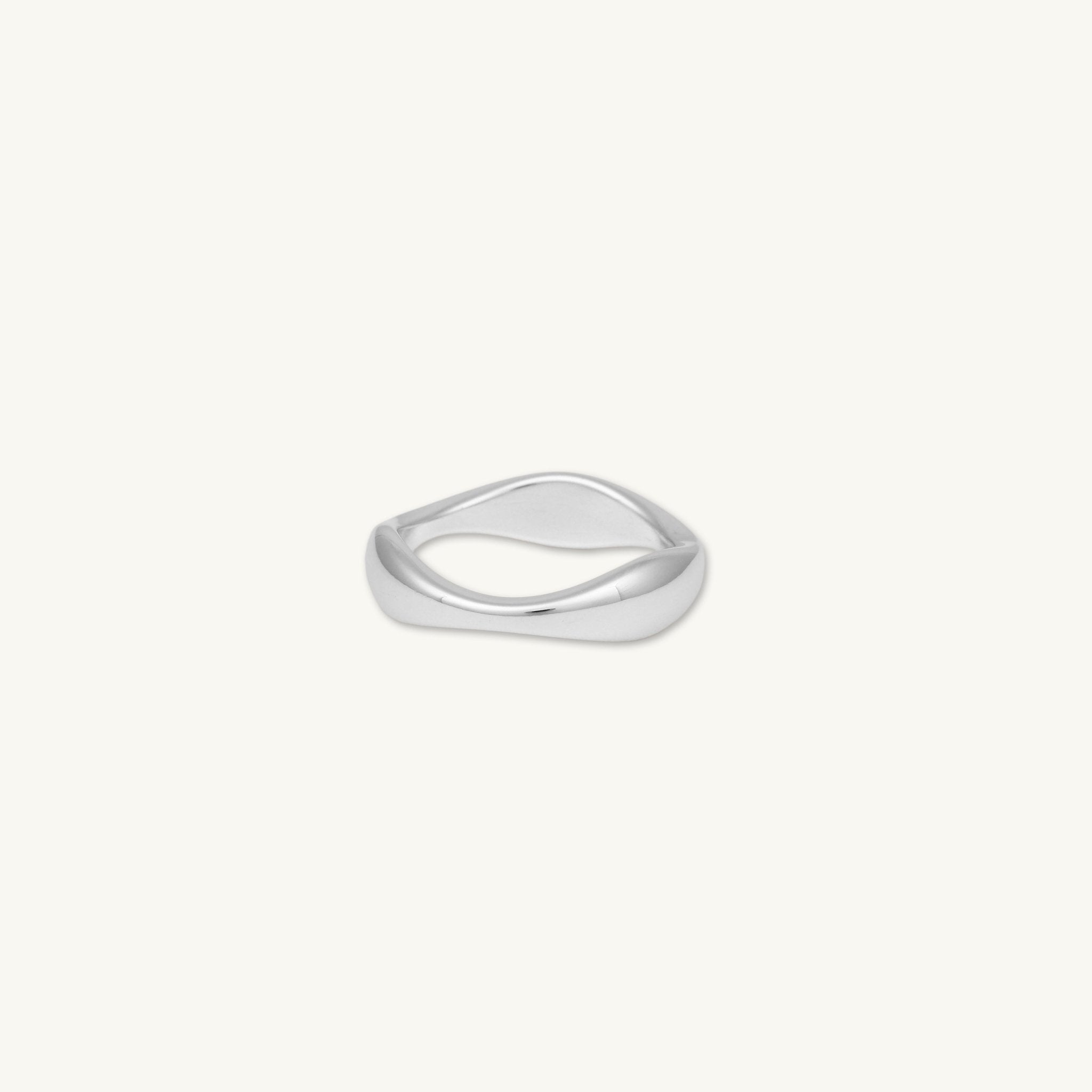 Wavy Dome Statement Ring - Camile & Stone
