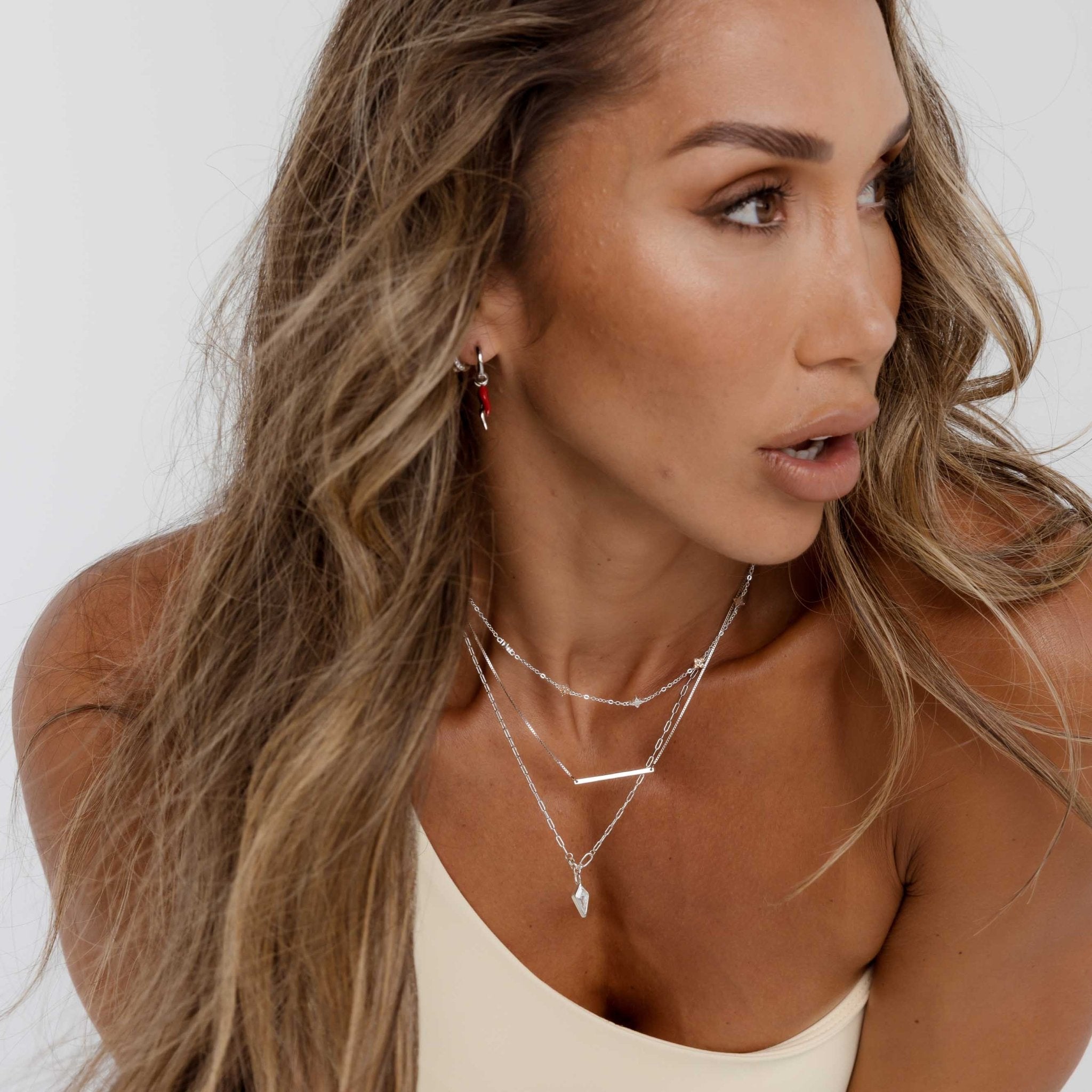 YOUR SZN Bar Necklace - Camile & Stone