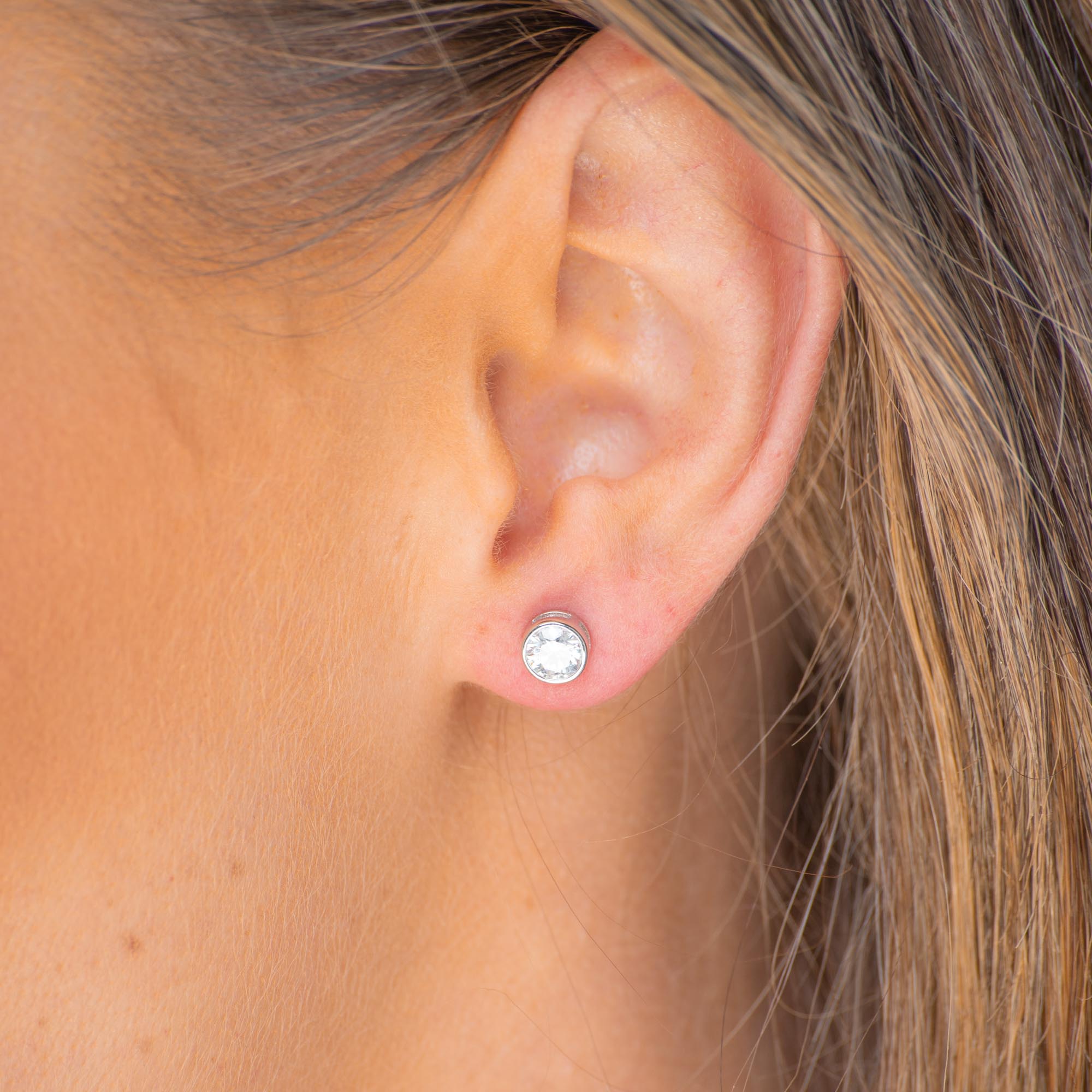 Round Moissanite Stud Earrings 0.5 Carat