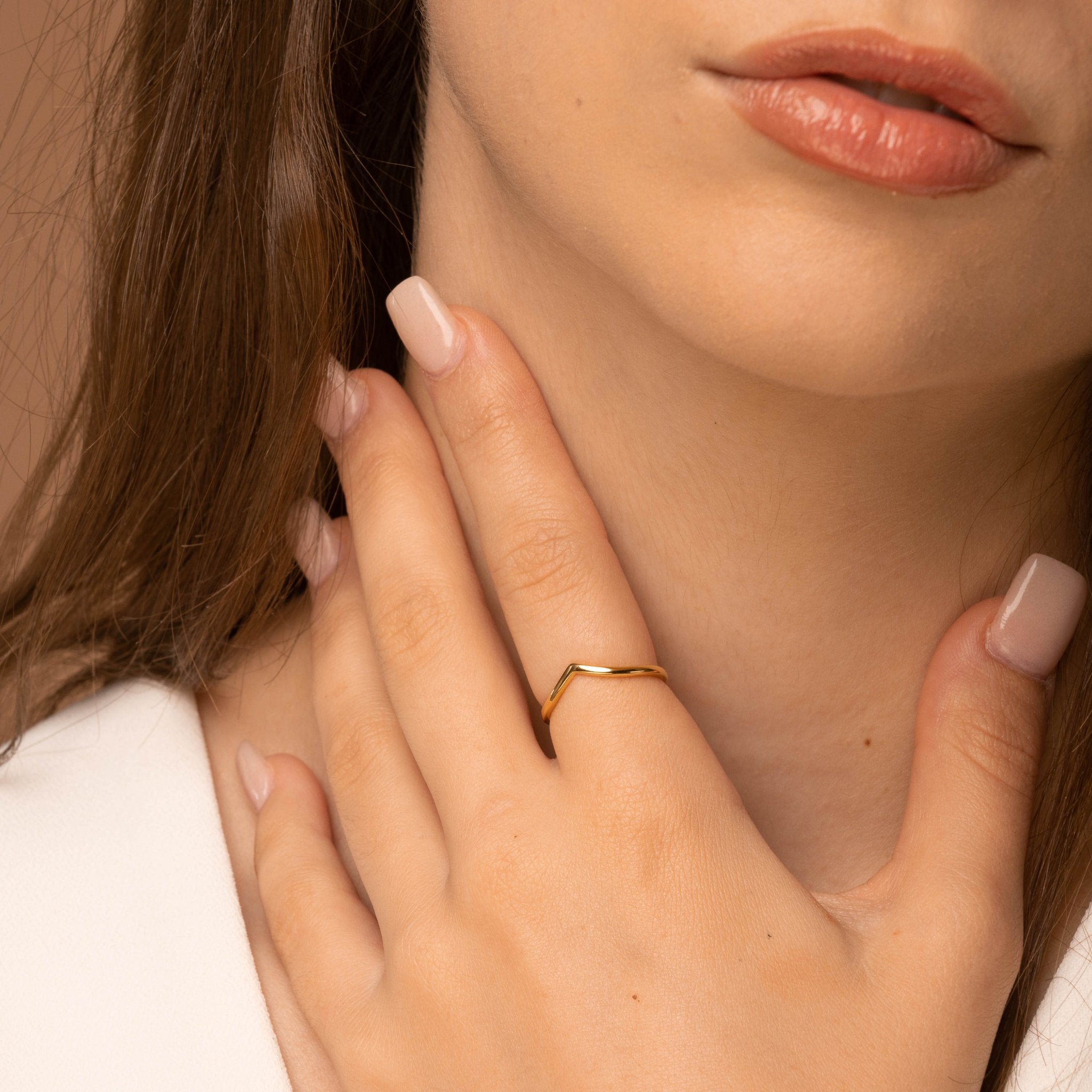 Basic V Band Ring - Camile & Stone