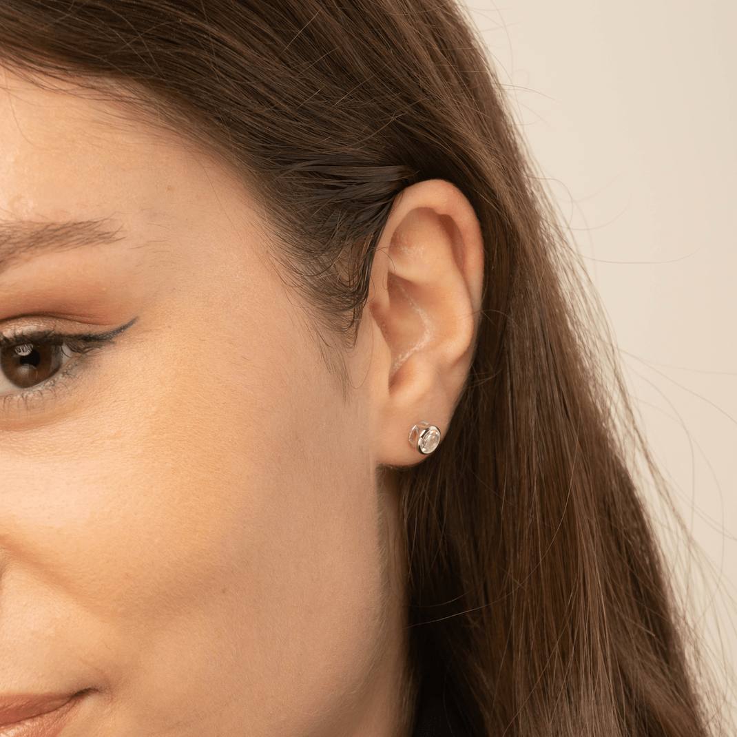 Circle Cubic Zirconia Studs - Camile & Stone