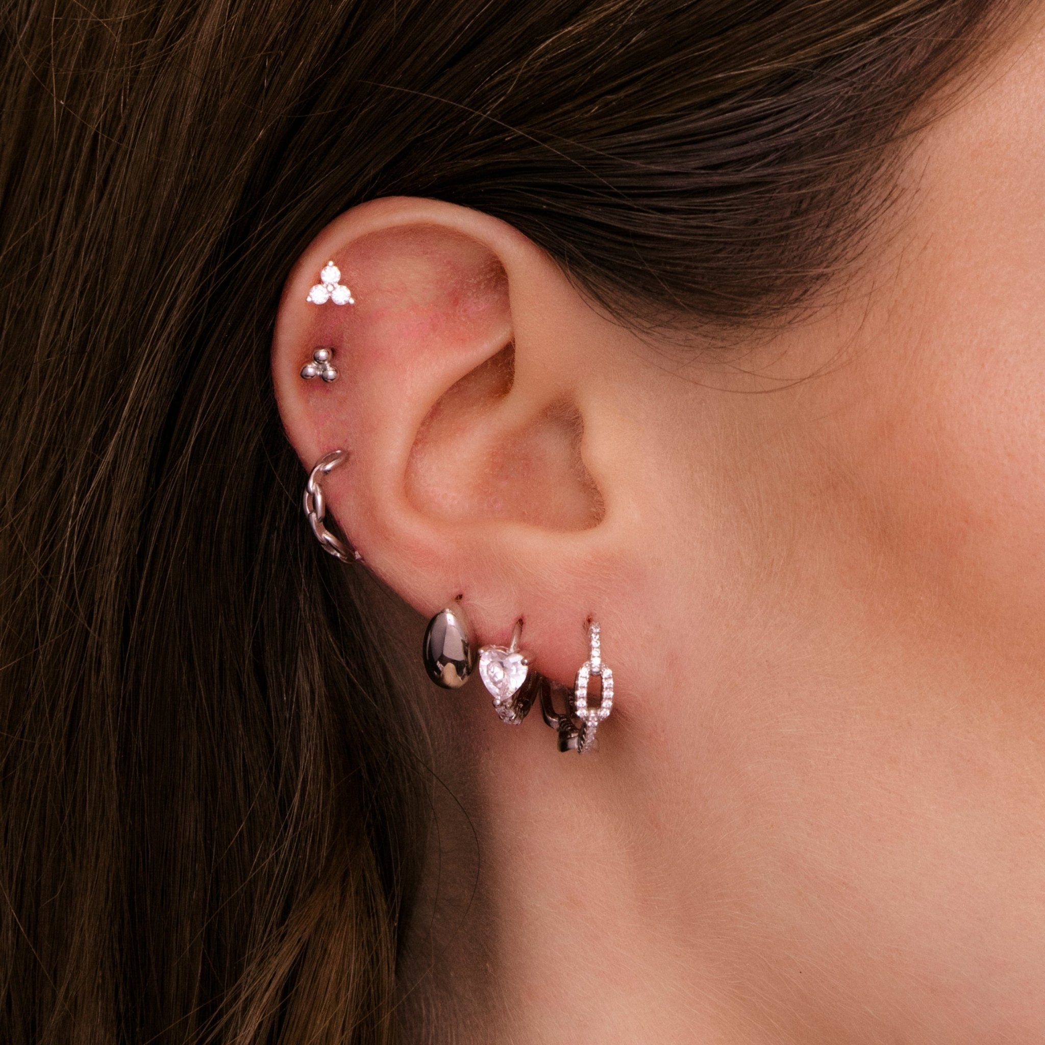 Cuban Link Sapphire Huggie Hoop Earrings - Camile & Stone