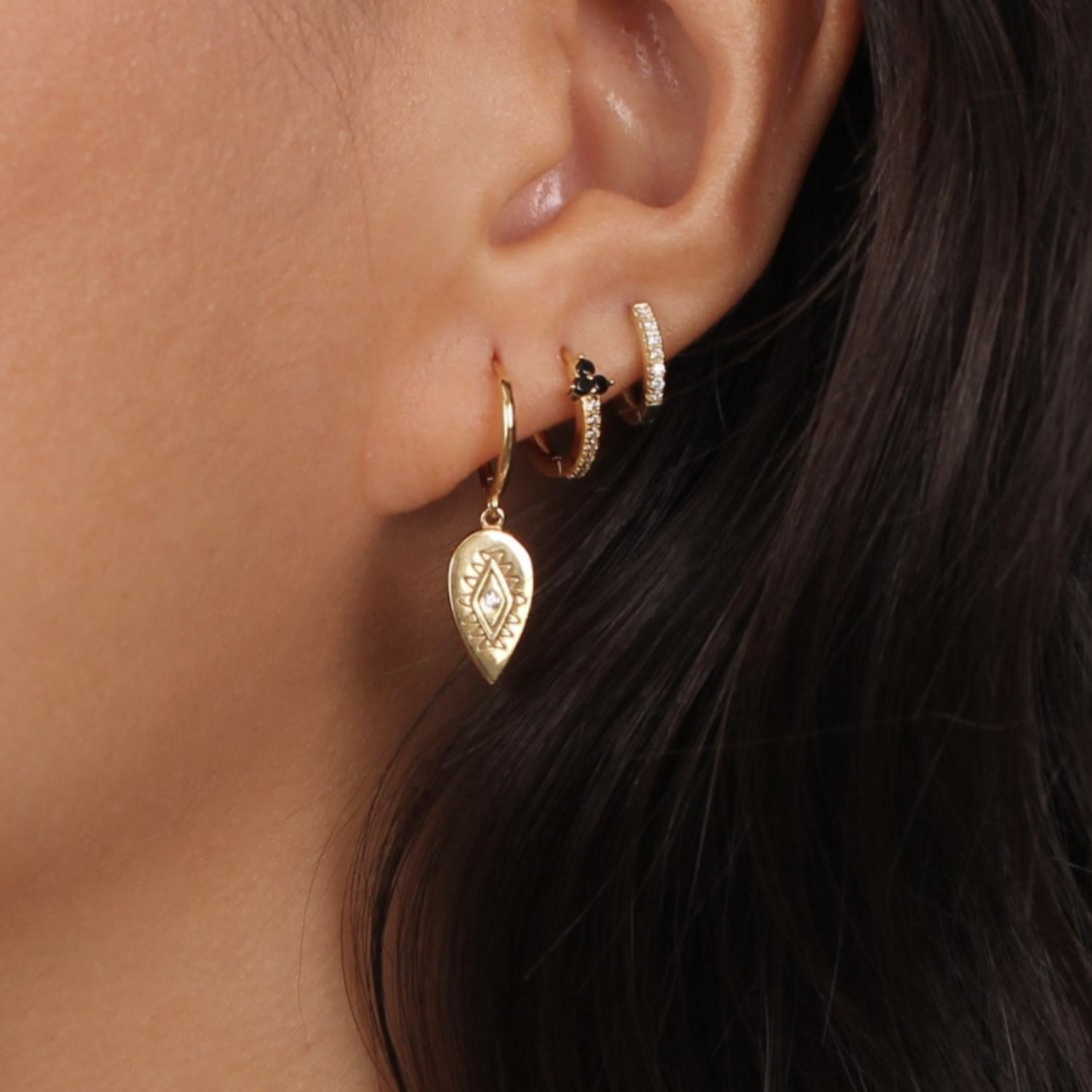 Lotus Sapphire Hoop Earrings - Camile & Stone