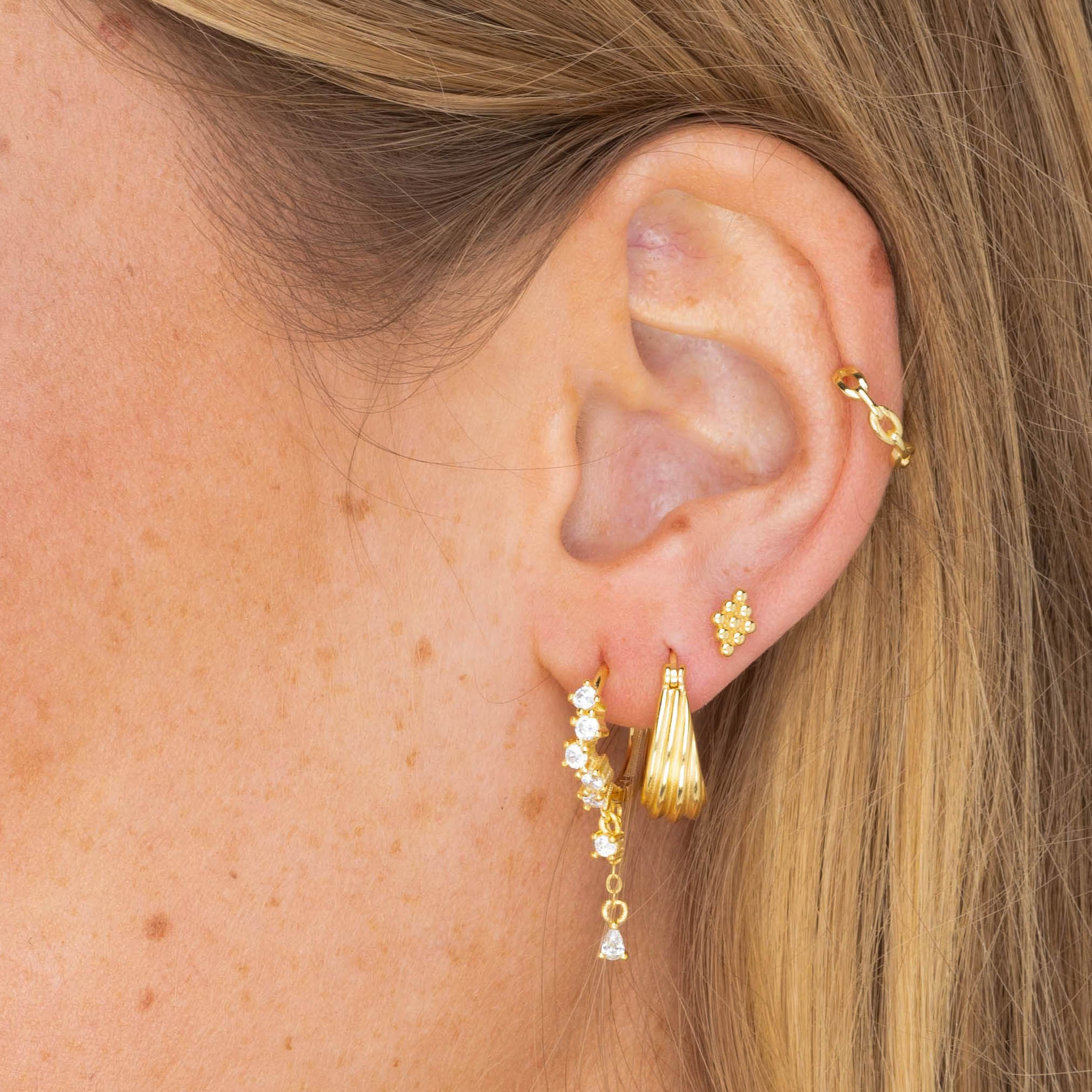 Oval Twist Hoop Earrings - Camile & Stone