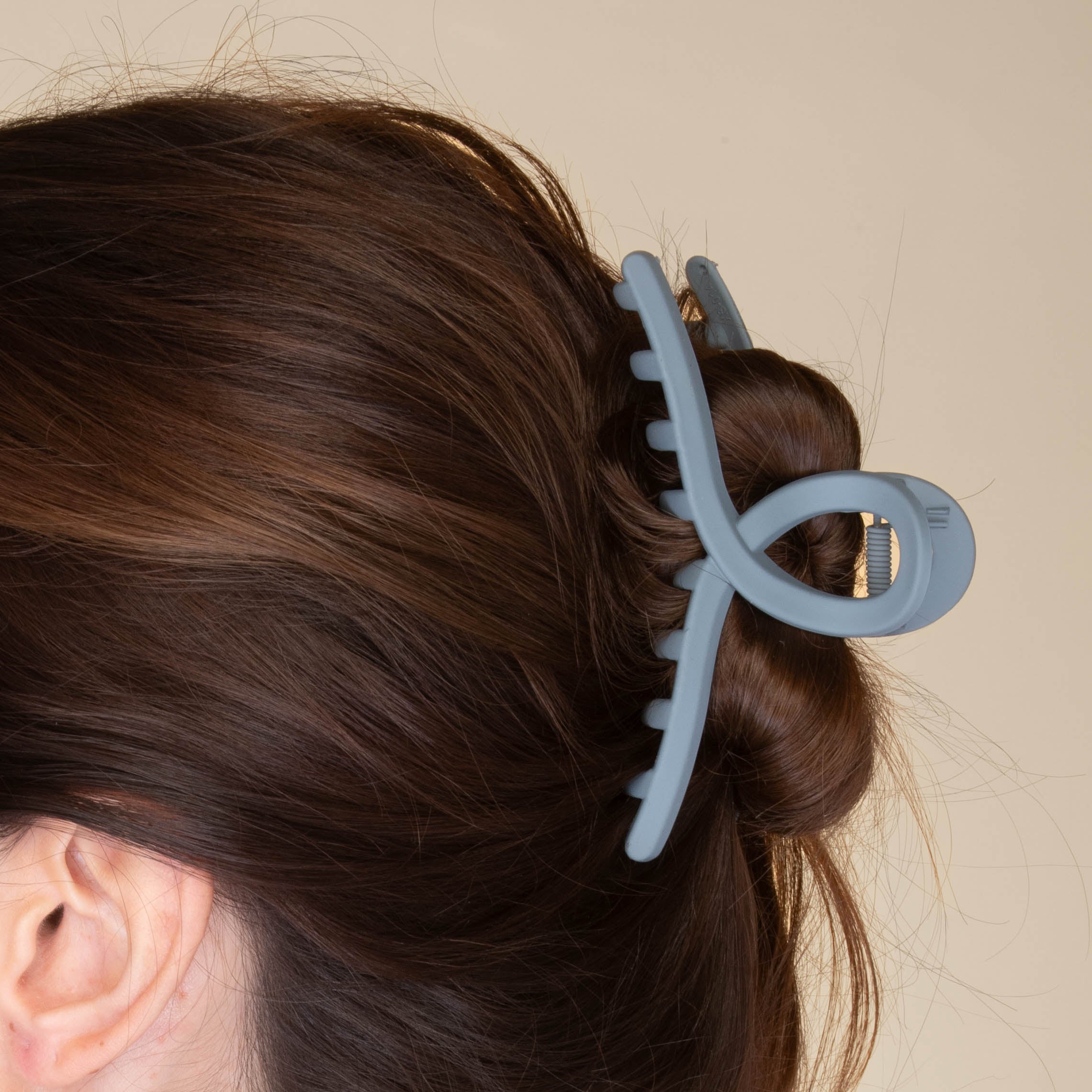 Loop Hair Claw Clip