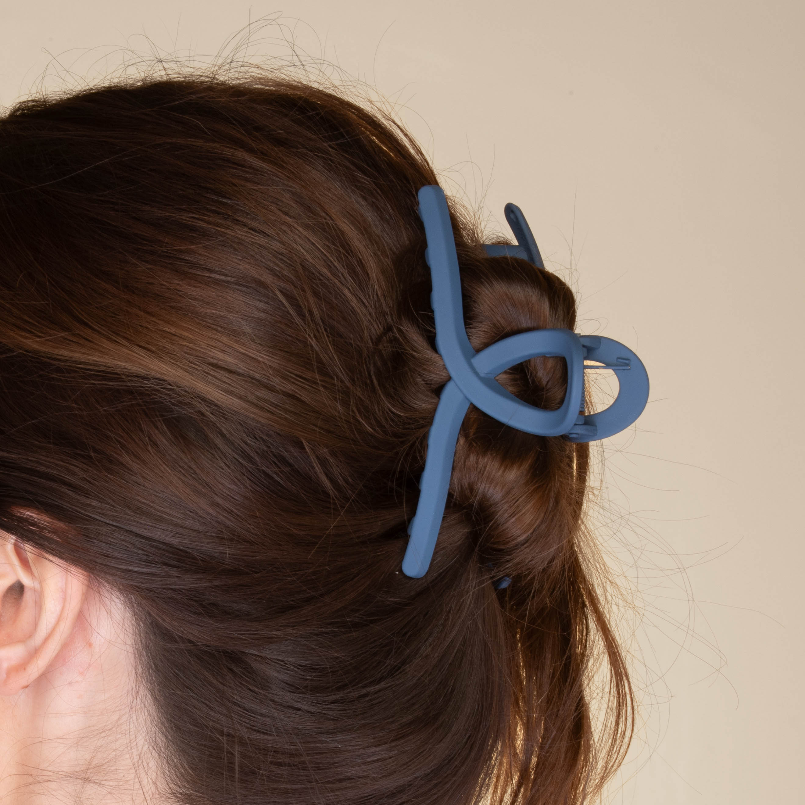 Loop Hair Claw Clip