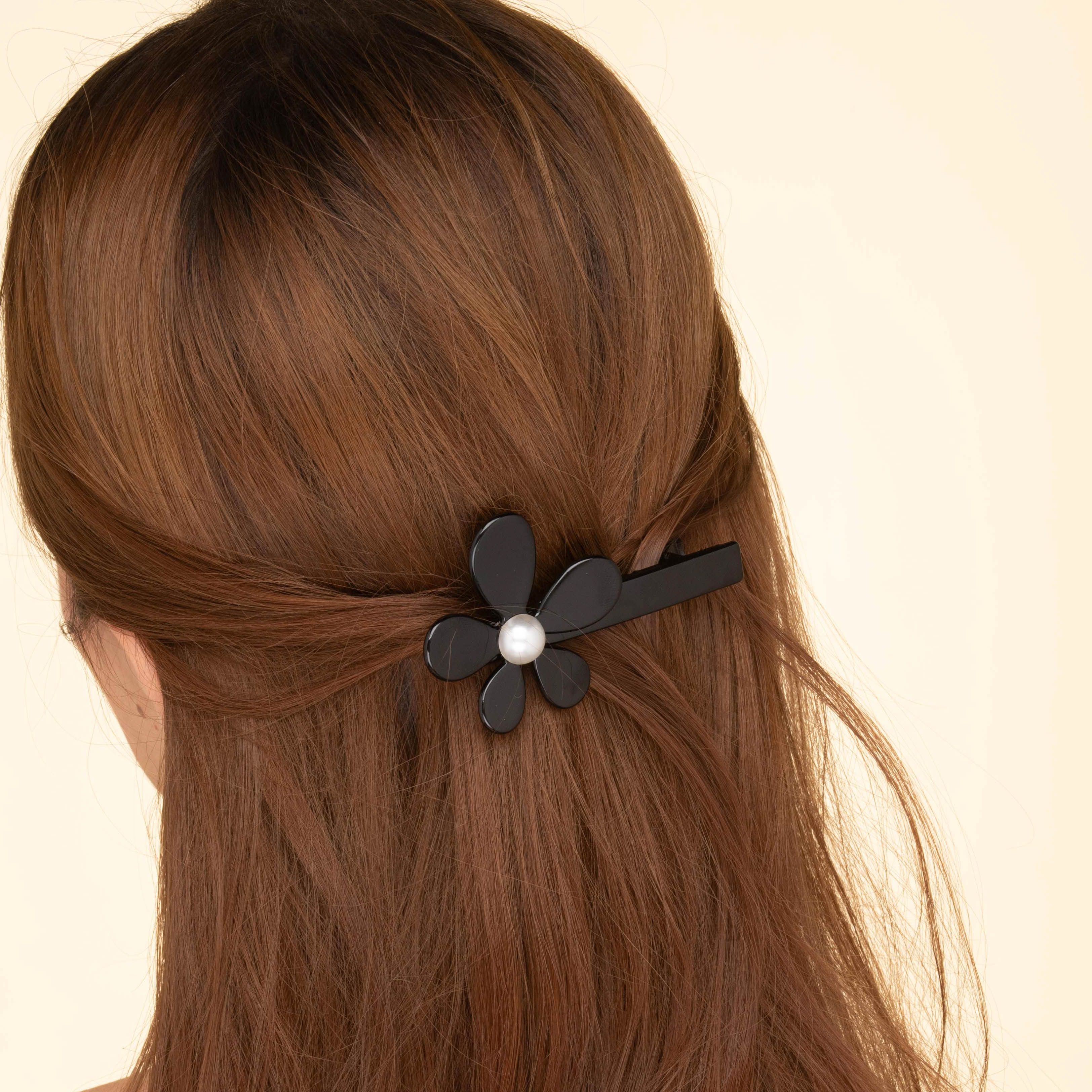 Daisy Black Pearl French Hair Clip