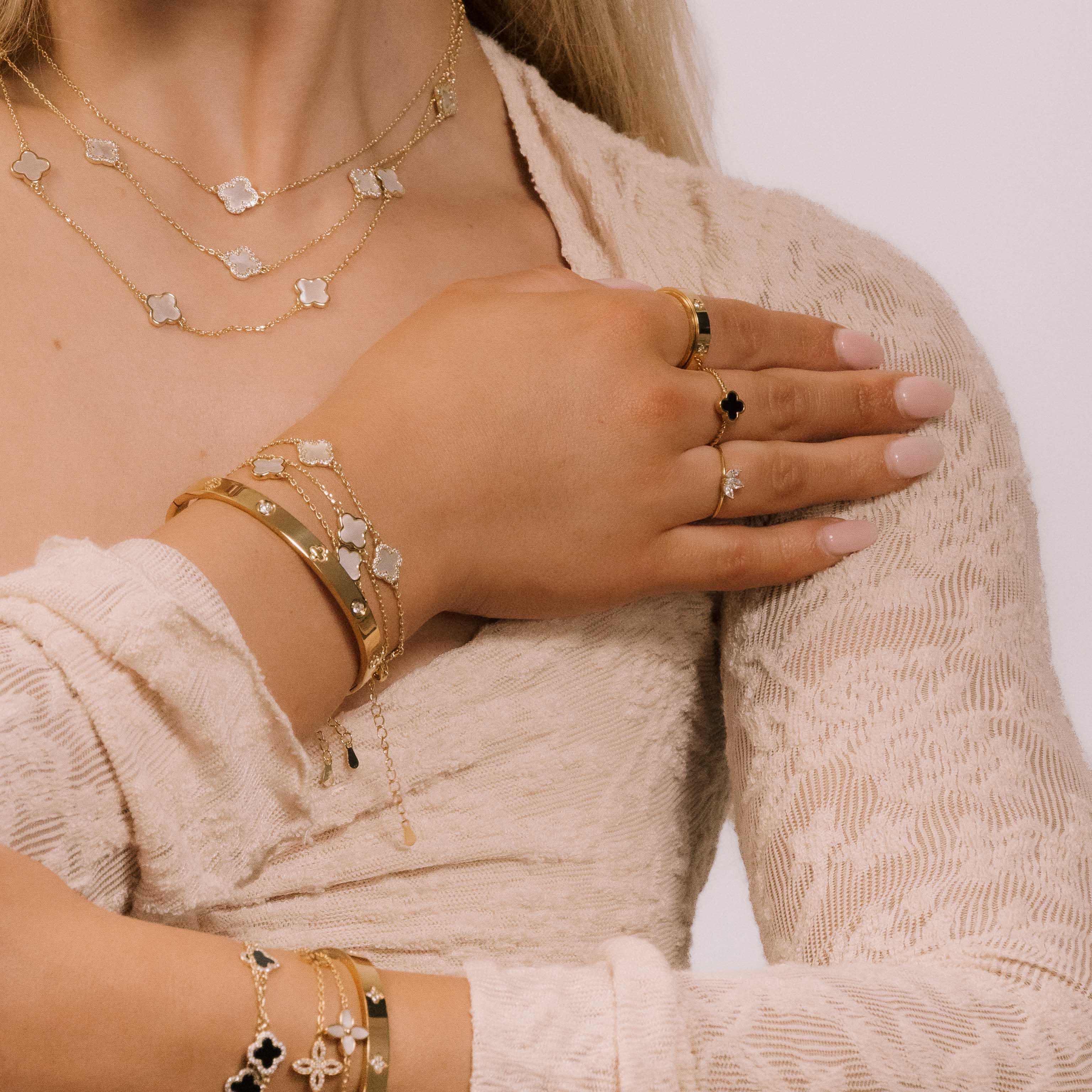 Clover Single MOP Bracelet