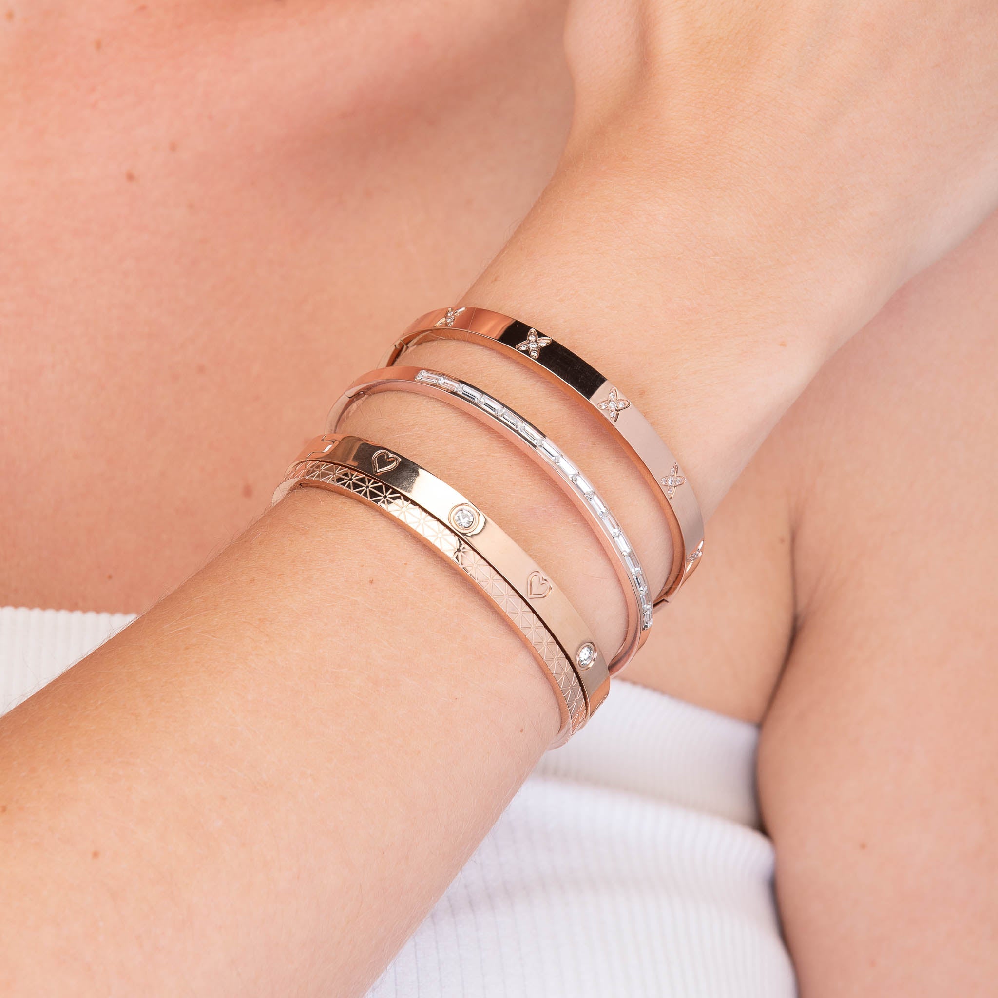Heart Zirconia Hinged Bangle Bracelet - Camile & Stone