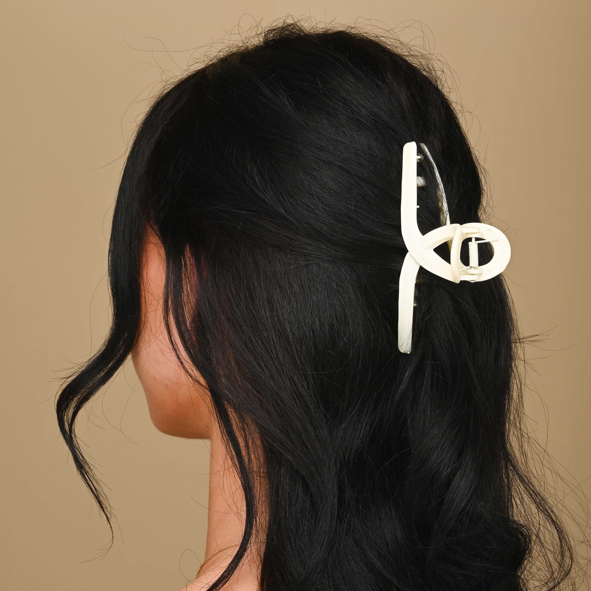 Loop Hair Claw Clip - Camile & Stone
