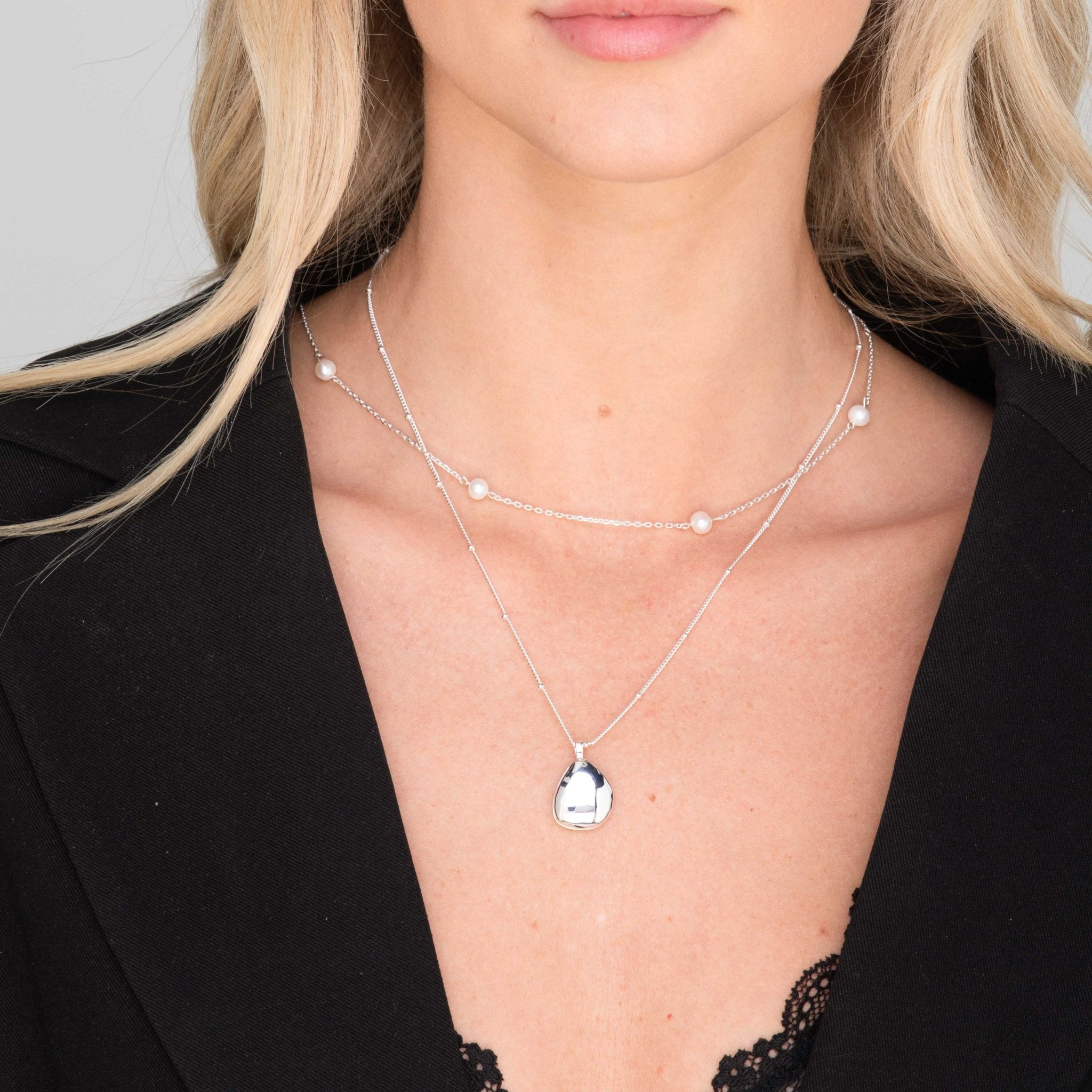 Oval Molten Photo Locket Necklace - Camile & Stone