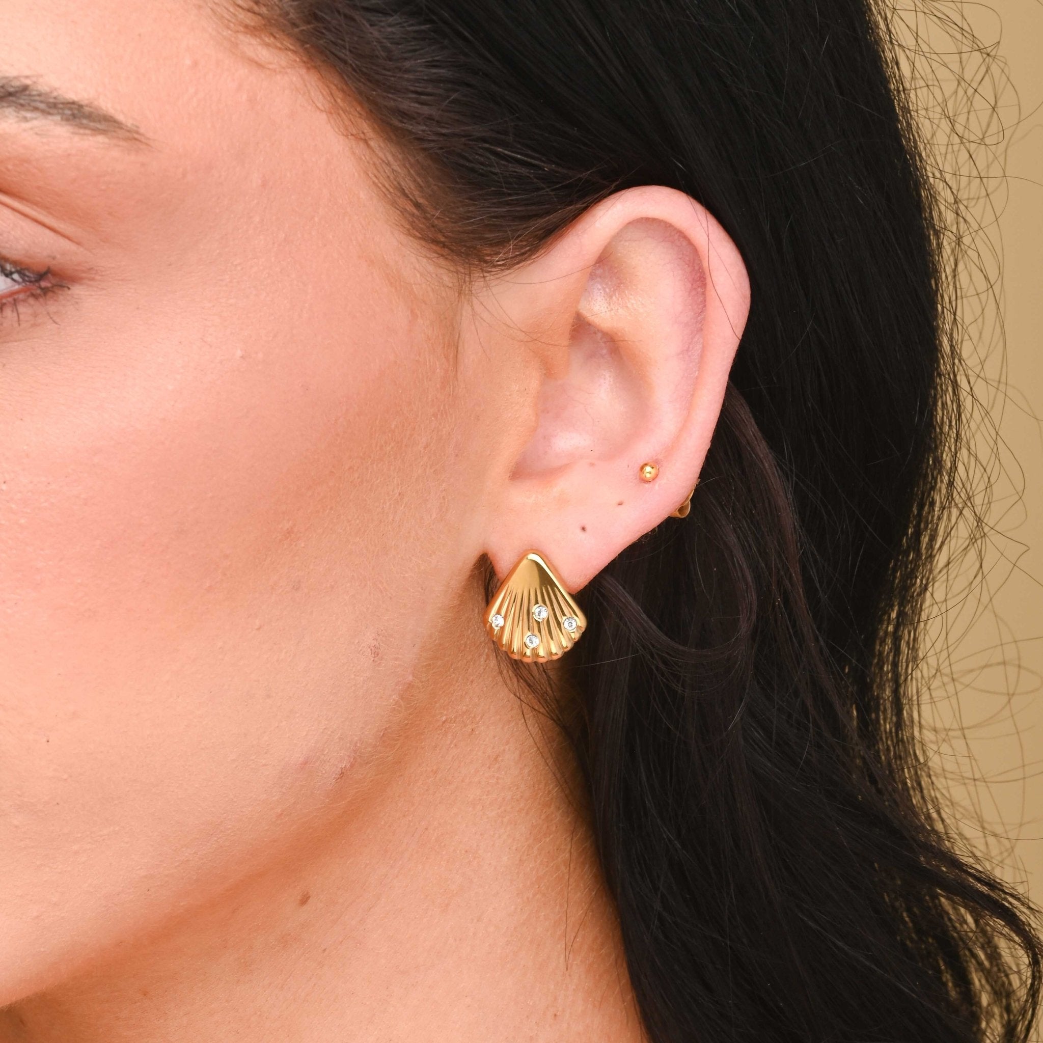 Shell Statement Zirconia Earrings - Camile & Stone