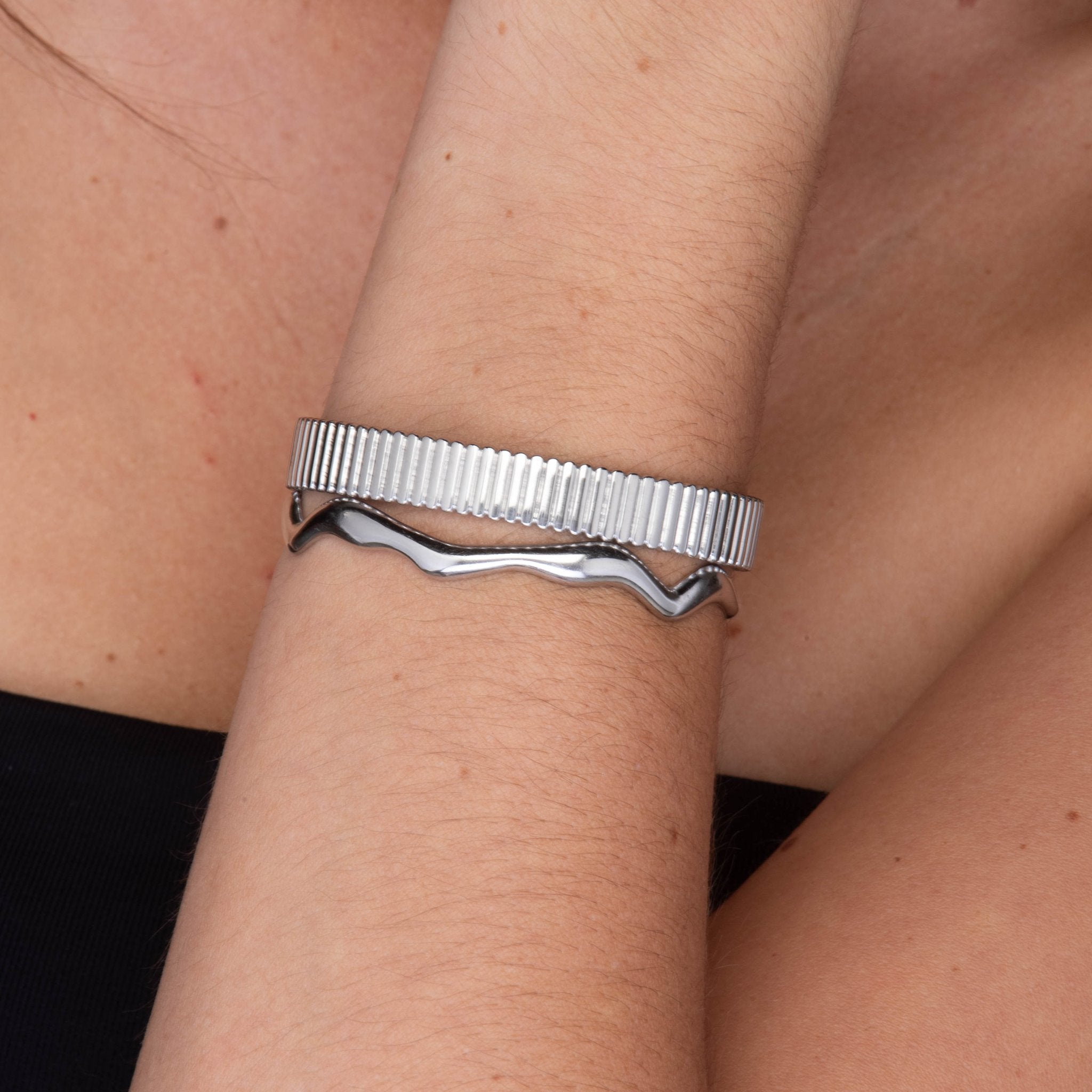 Thick Ridges Cuff Bangle Bracelet - Camile & Stone