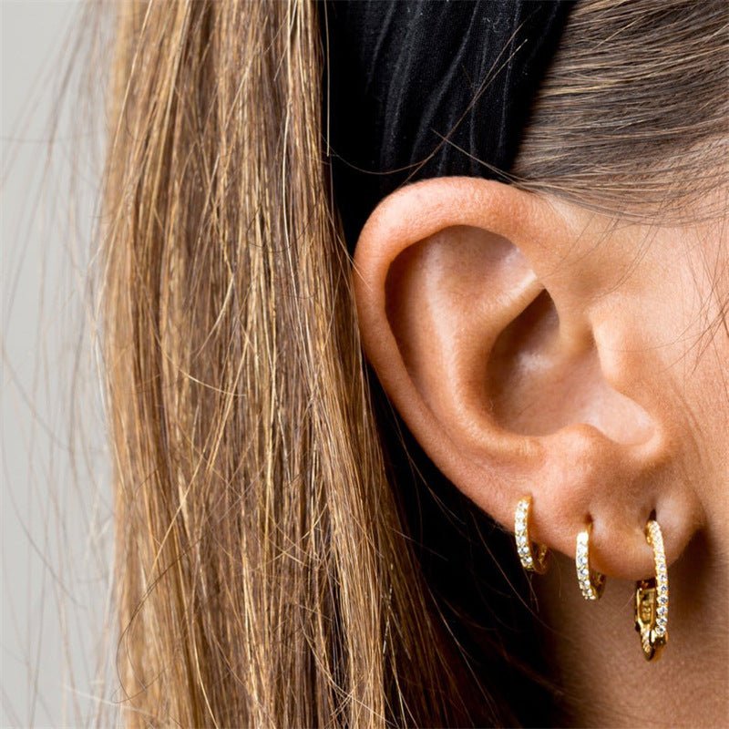 Basic Sapphire Huggie Hoop Earrings - Camile & Stone
